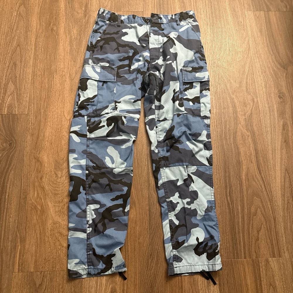 Vintage Y2K Blue Camo Cargo Pants - Men's Tactical Style medium